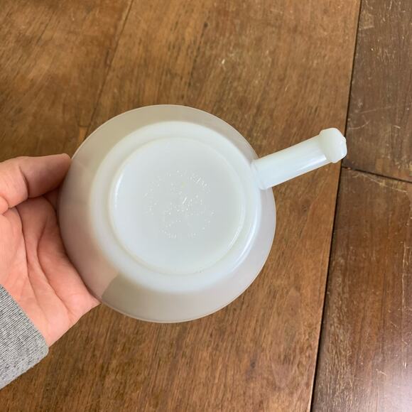 Vintage Fire King‎ Anchor Hocking White Milk Glass Soup Bowl With Handle - Picture 2 of 7